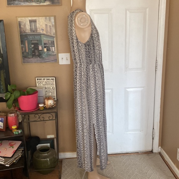 Torrid dress  Gh - Picture 5 of 8